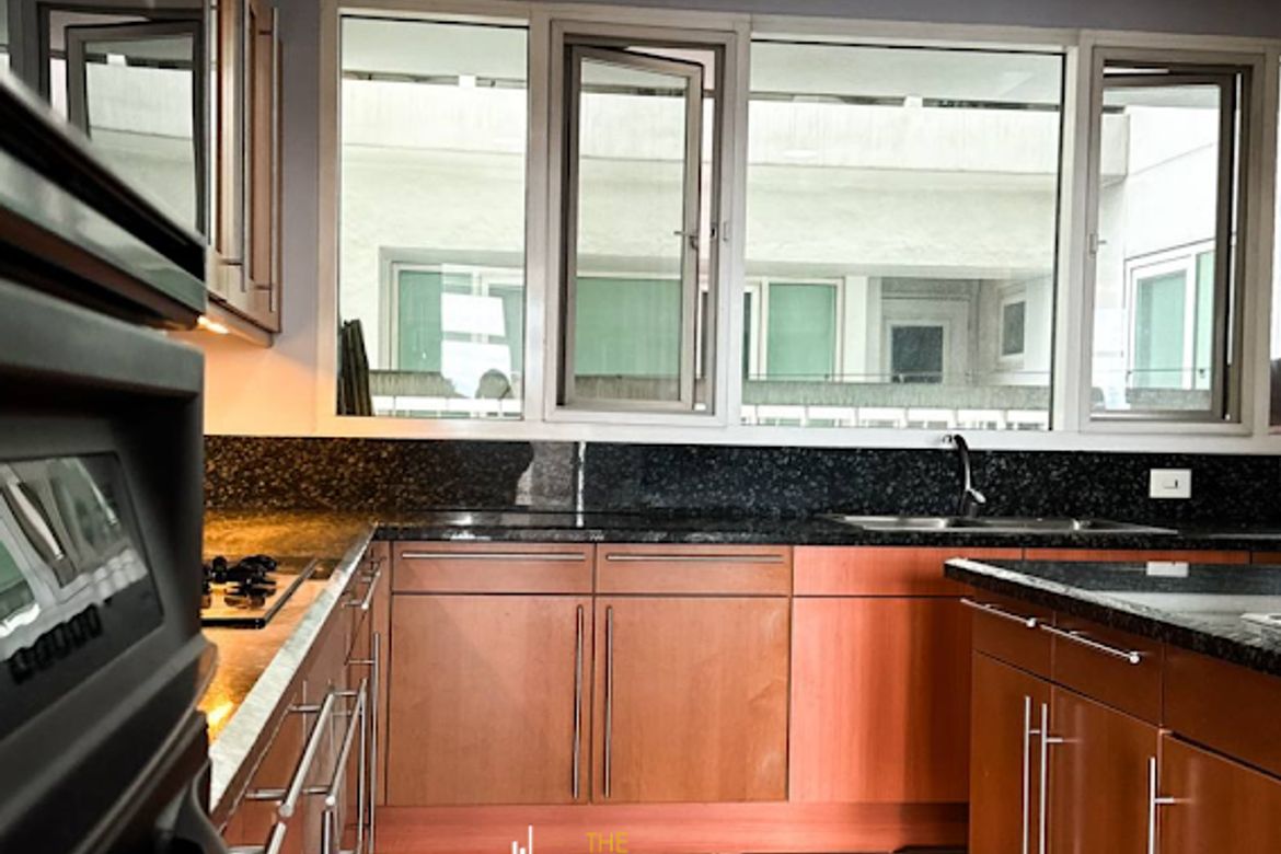 3 Bedroom Condo for Sale in One Roxas Triangle Tower, Urdaneta, Makati City near MRT-3 Buendia – photo 11