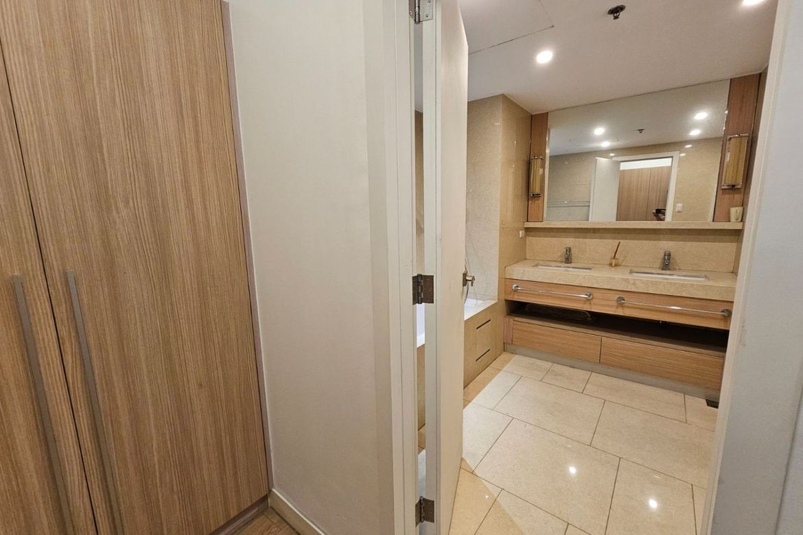 3 Bedroom Condo for Sale in One Shangri-La Place, Wack-Wack Greenhills, Mandaluyong, Metro Manila near MRT-3 Shaw Boulevard – photo 3