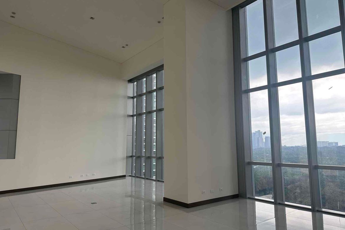 3 Bedroom Condo for Sale in Park Central Towers, Urdaneta, Makati City near MRT-3 Ayala – photo 2