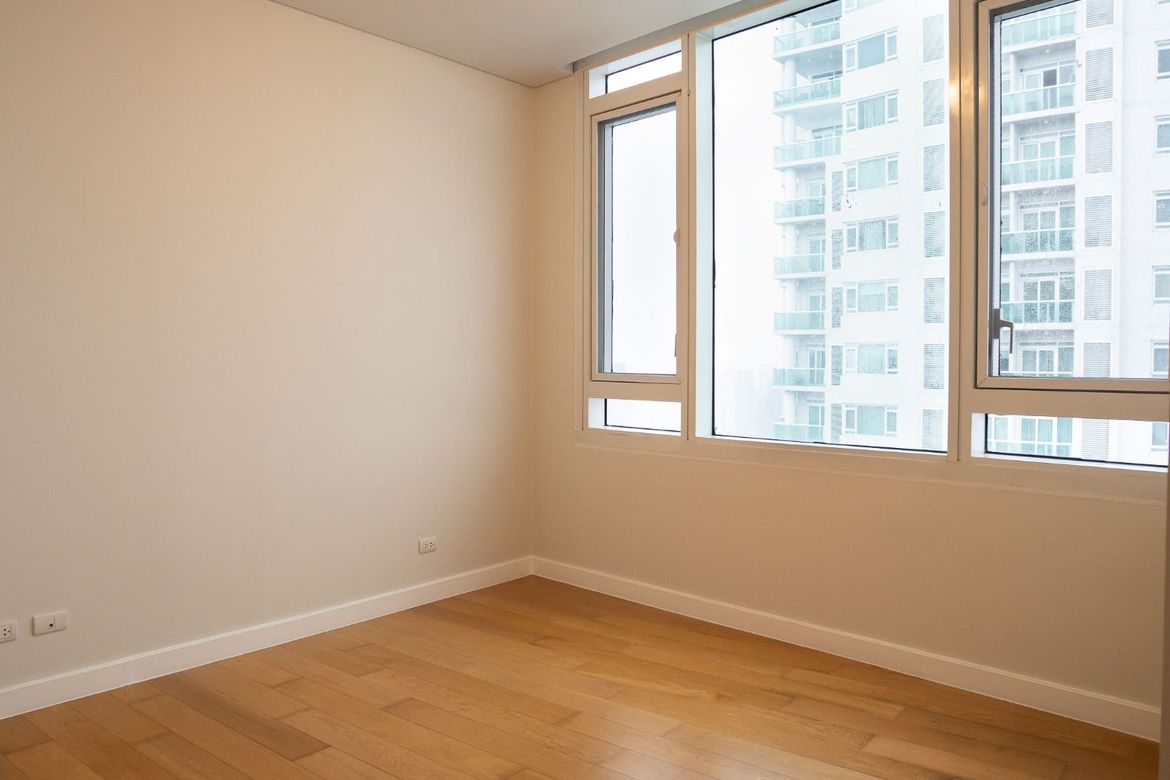 3 Bedroom Condo for Sale in Park Terraces, San Lorenzo, Makati City near MRT-3 Ayala – photo 12