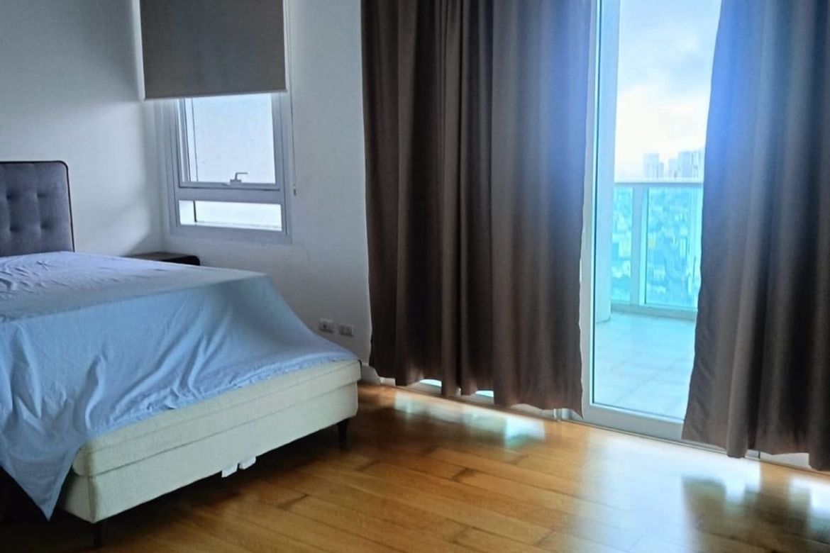 3 Bedroom Condo for Sale in Park Terraces, San Lorenzo, Makati, Metro Manila near MRT-3 Ayala – photo 5