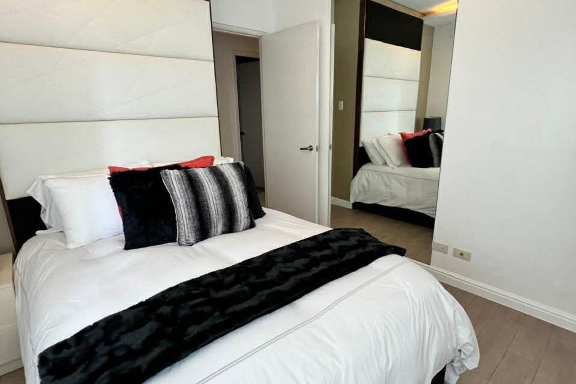 3 Bedroom Condo for Sale in Penhurst Parkplace, BGC, Taguig – photo 2
