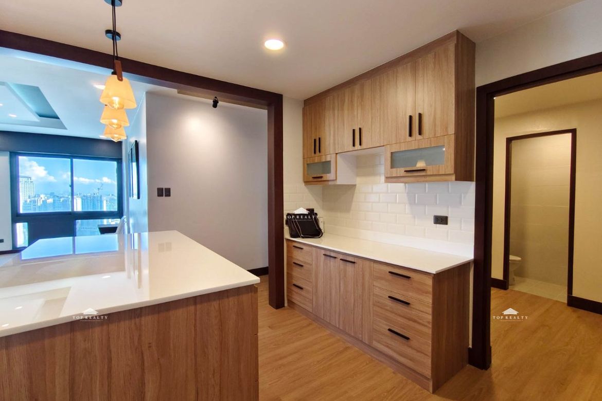 3 Bedroom Condo for Sale in Pio Del Pilar, Makati City – photo 12