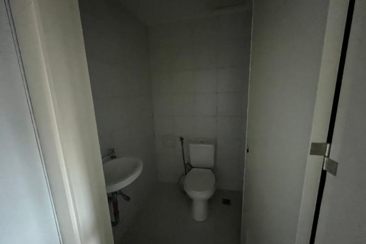 3 Bedroom Condo for Sale in Pio Del Pilar, Makati City – photo 15
