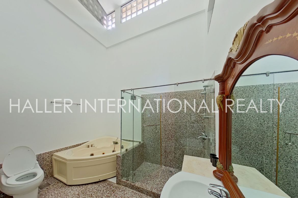 3 Bedroom Condo for Sale in Punta Engaño, Lapu-Lapu, Cebu – photo 6