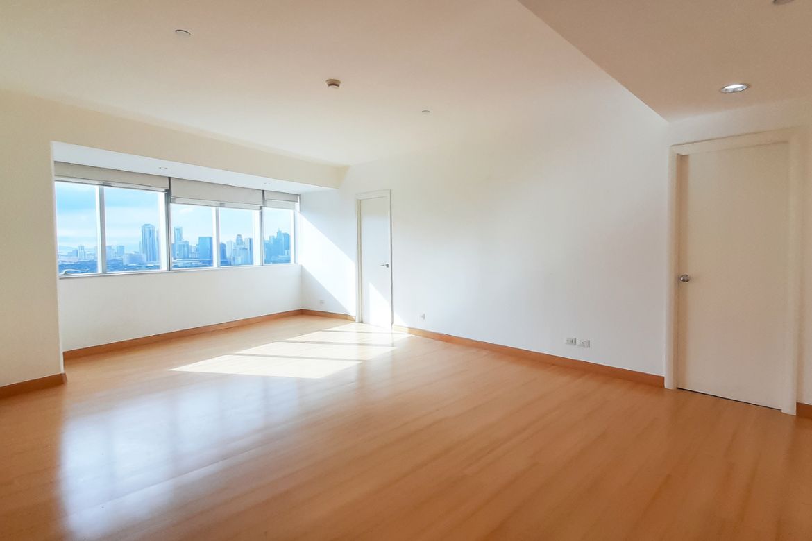 3 Bedroom Condo for Sale in Regent Parkway, BGC, Taguig – photo 5