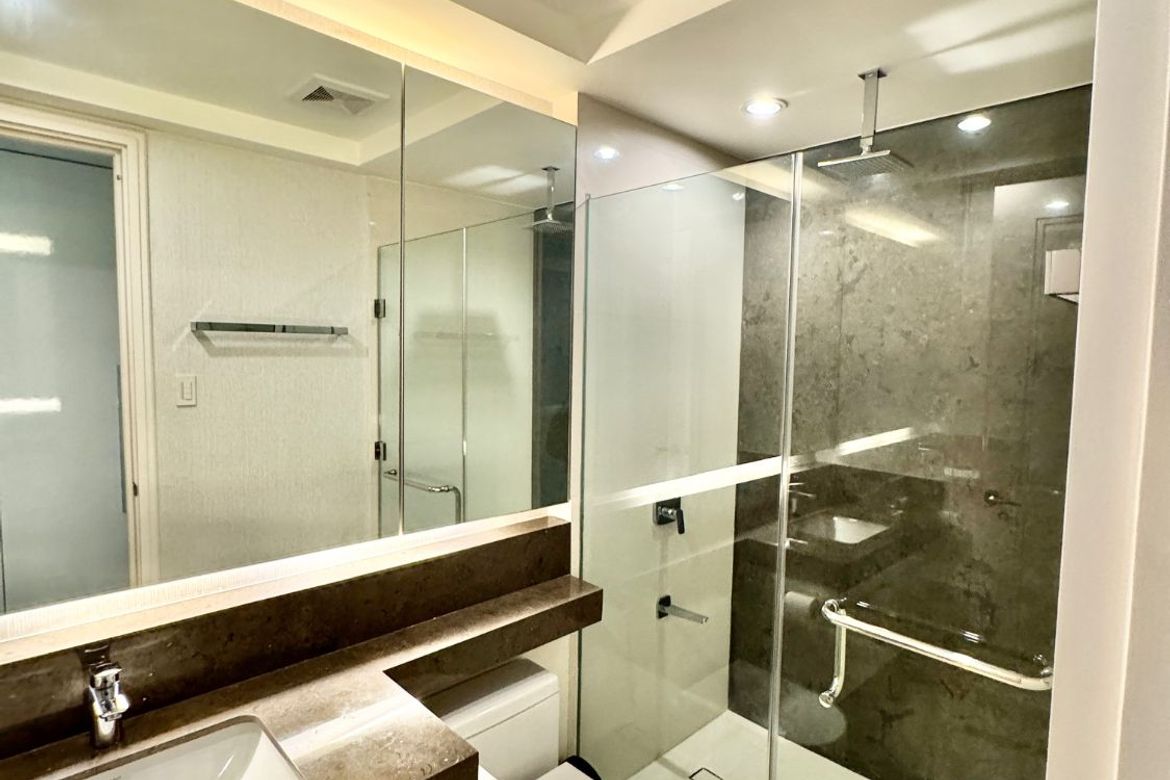3 Bedroom Condo for Sale in Rockwell, Makati City – photo 11