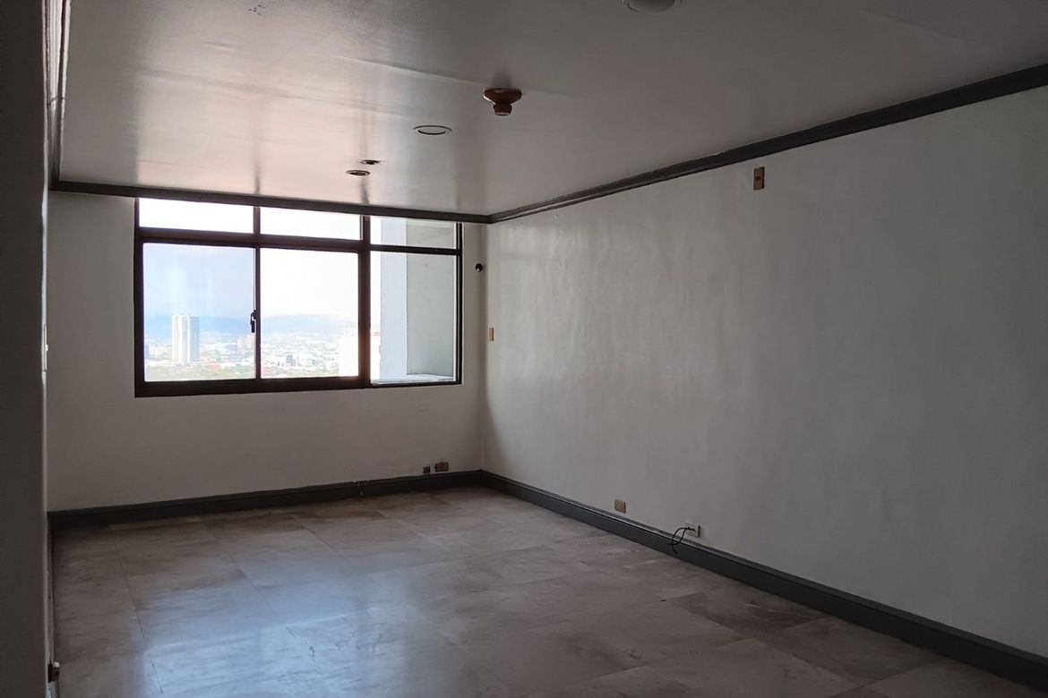 3 Bedroom Condo for Sale in San Antonio, Pasig, Metro Manila near MRT-3 Ortigas – photo 3