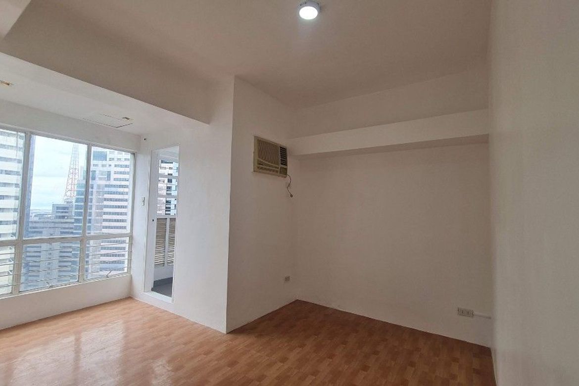 3 Bedroom Condo for Sale in San Antonio, Pasig, Metro Manila near MRT-3 Ortigas – photo 4