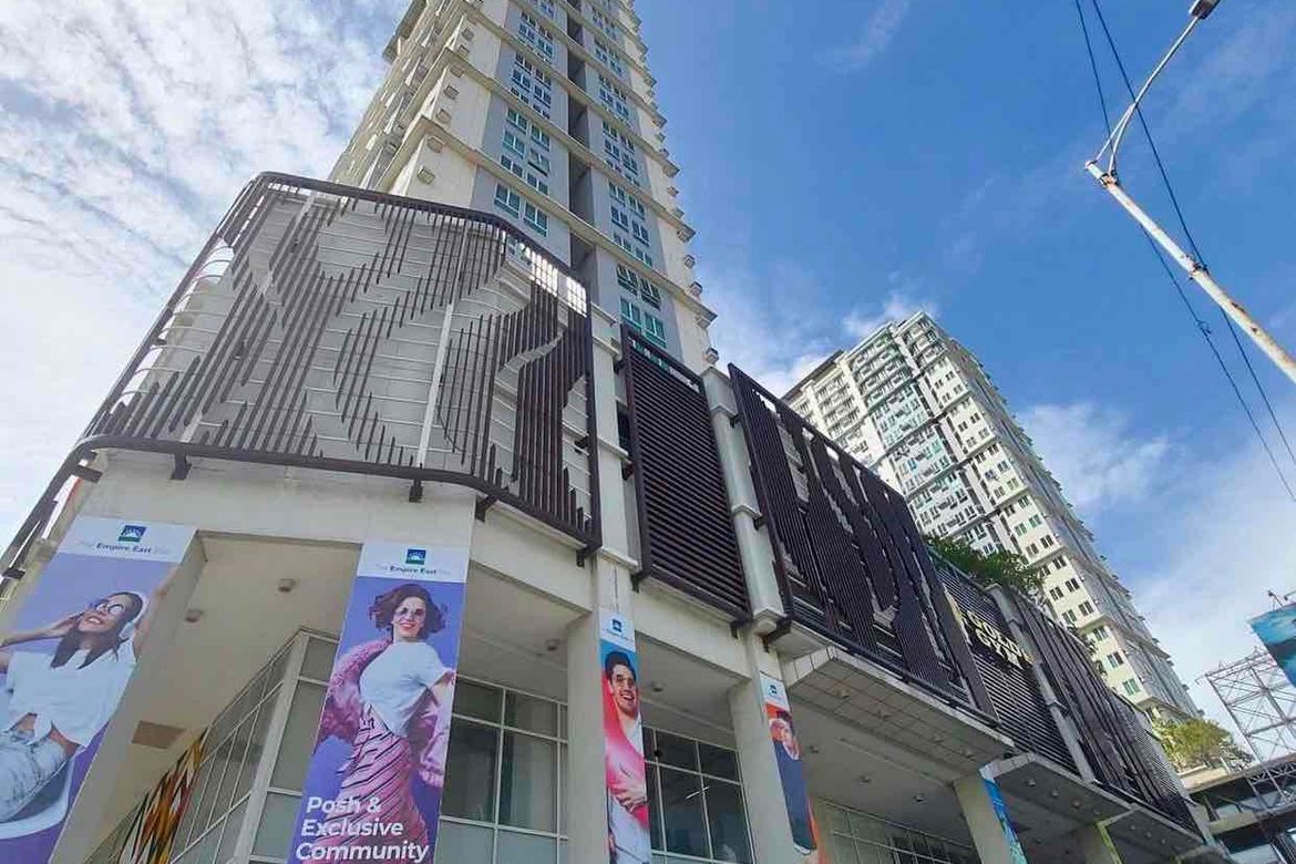 3 Bedroom Condo for Sale in San Lorenzo Place, Bangkal, Makati, Metro Manila near MRT-3 Magallanes – photo 5