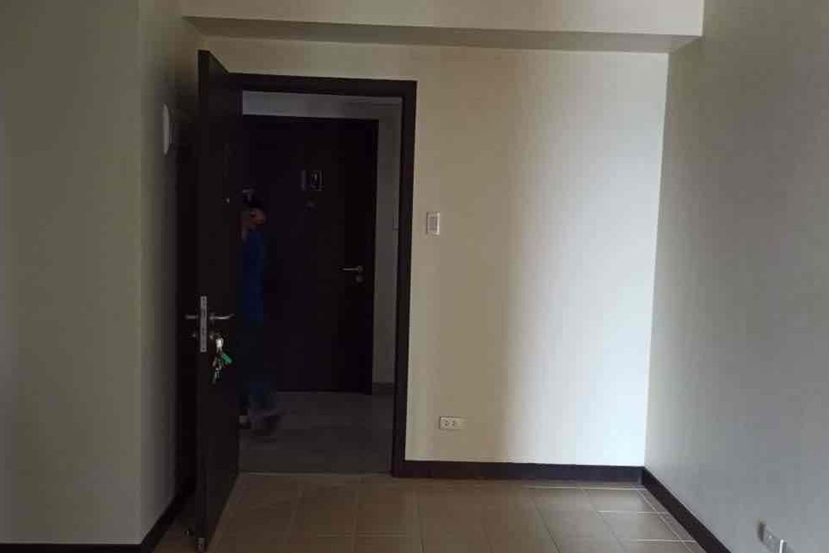 3 Bedroom Condo for Sale in San Lorenzo Place, Bangkal, Makati, Metro Manila near MRT-3 Magallanes – photo 8
