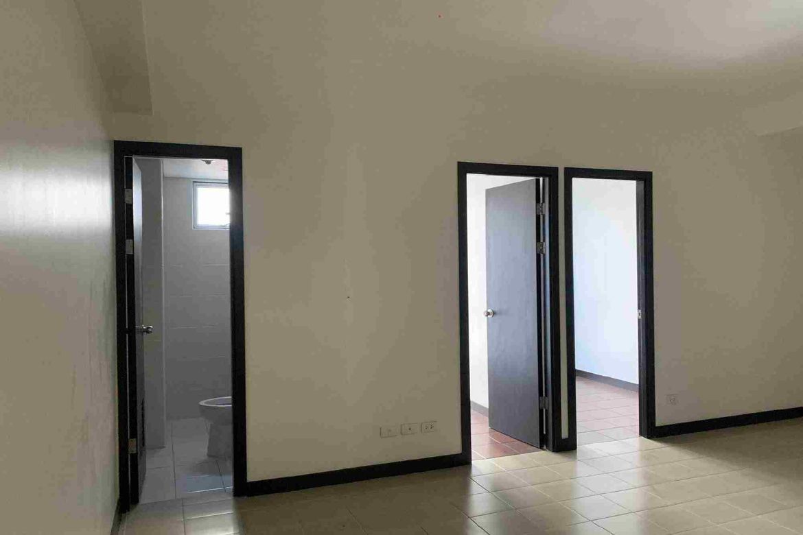 3 Bedroom Condo for Sale in San Lorenzo Place, Bangkal, Makati, Metro Manila near MRT-3 Magallanes – photo 3