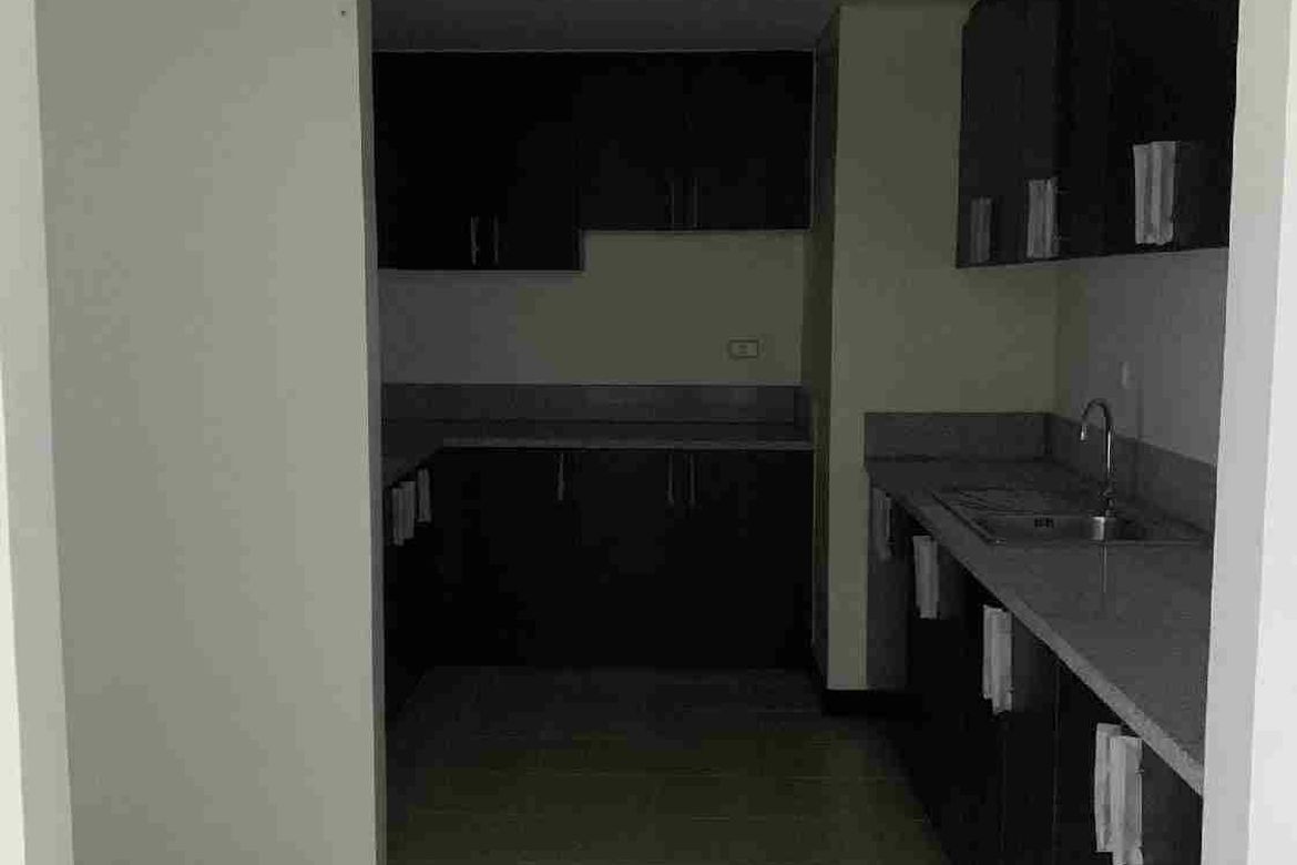 3 Bedroom Condo for Sale in San Lorenzo Place, Bangkal, Makati, Metro Manila near MRT-3 Magallanes – photo 5