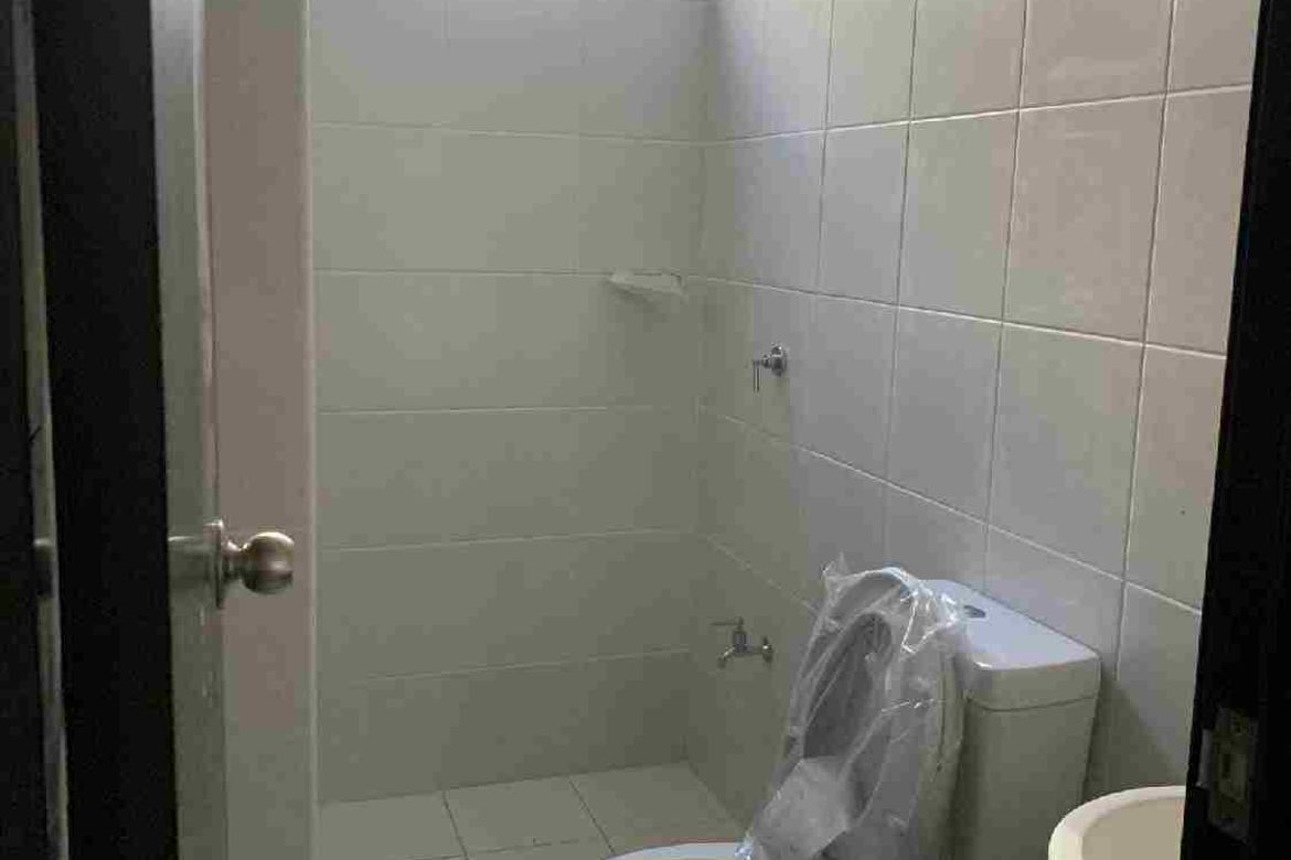3 Bedroom Condo for Sale in San Lorenzo Place, Bangkal, Makati, Metro Manila near MRT-3 Magallanes – photo 8