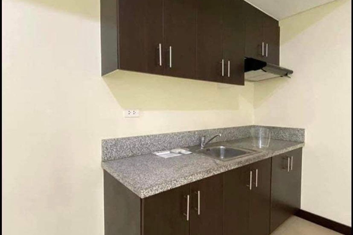3 Bedroom Condo for Sale in San Lorenzo Place, Bangkal, Makati, Metro Manila near MRT-3 Magallanes – photo 4