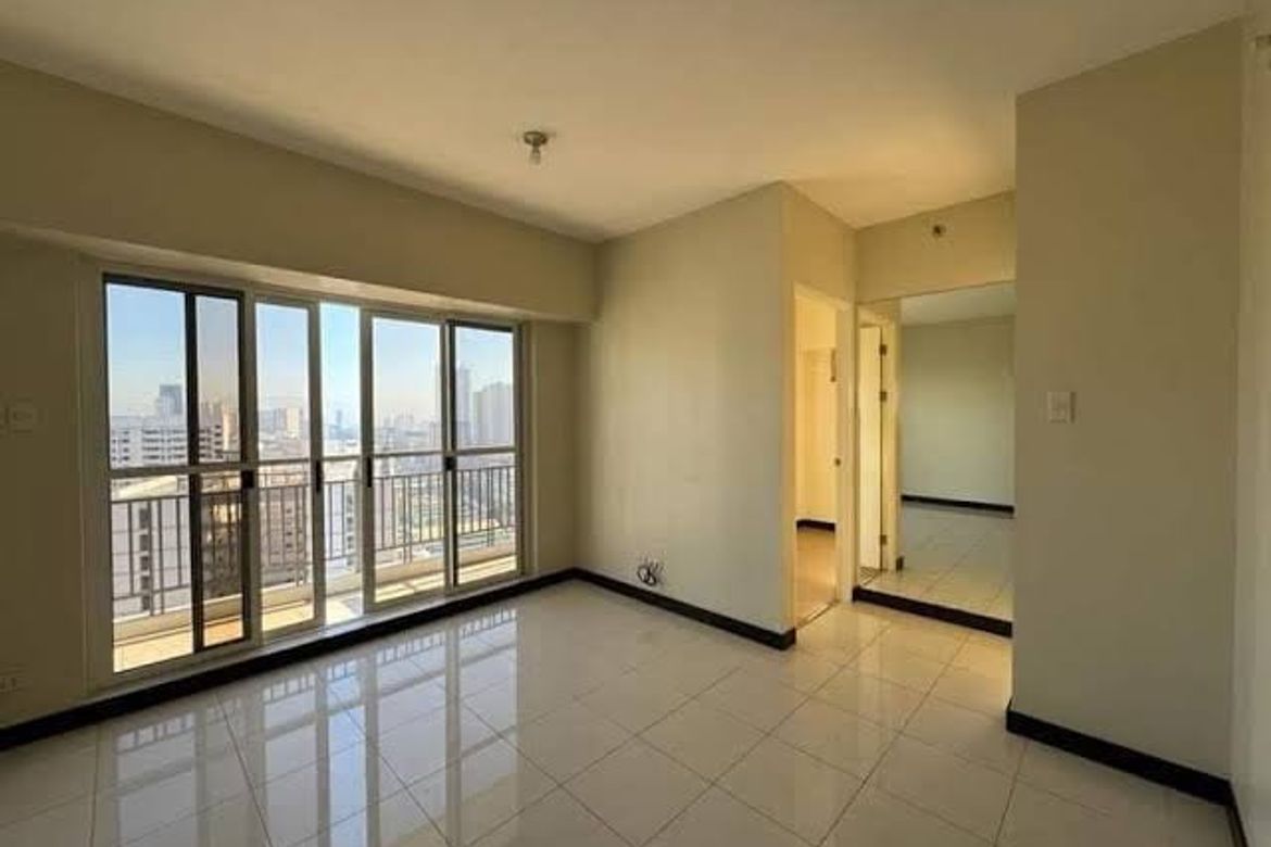 3 Bedroom Condo for Sale in Sheridan Towers, Buayang Bato, Mandaluyong, Metro Manila near MRT-3 Boni