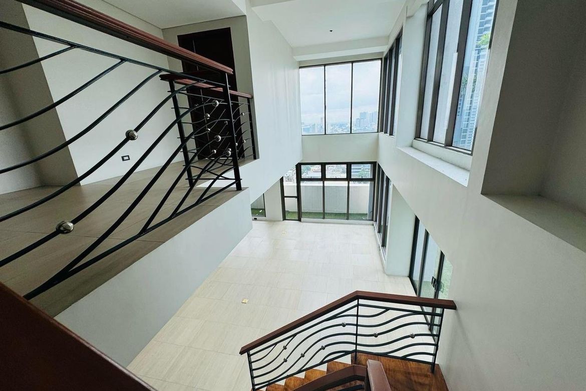 3 Bedroom Condo for Sale in South Triangle, Quezon City, Metro Manila near MRT-3 Quezon Avenue – photo 6