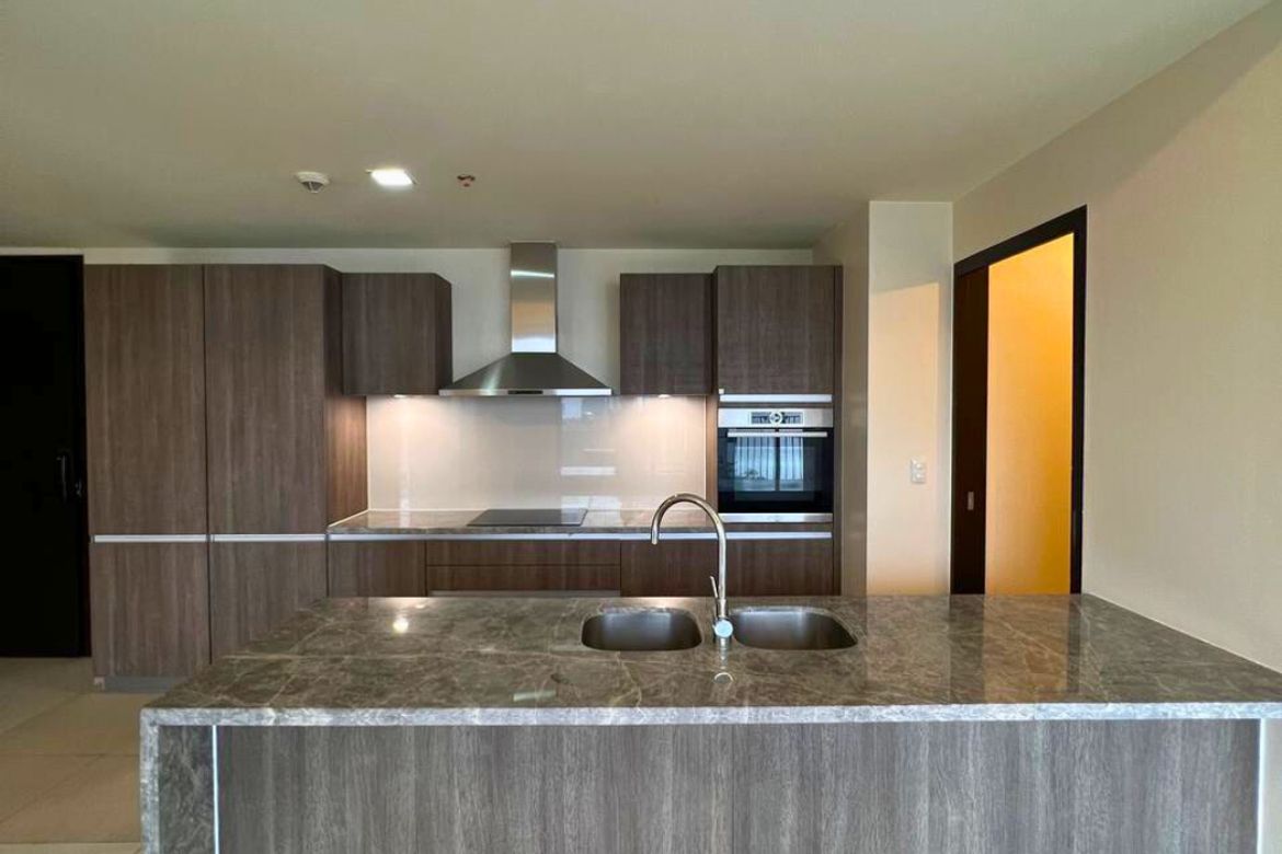3 Bedroom Condo for Sale in St. Moritz Private Estate, BGC, Taguig – photo 5