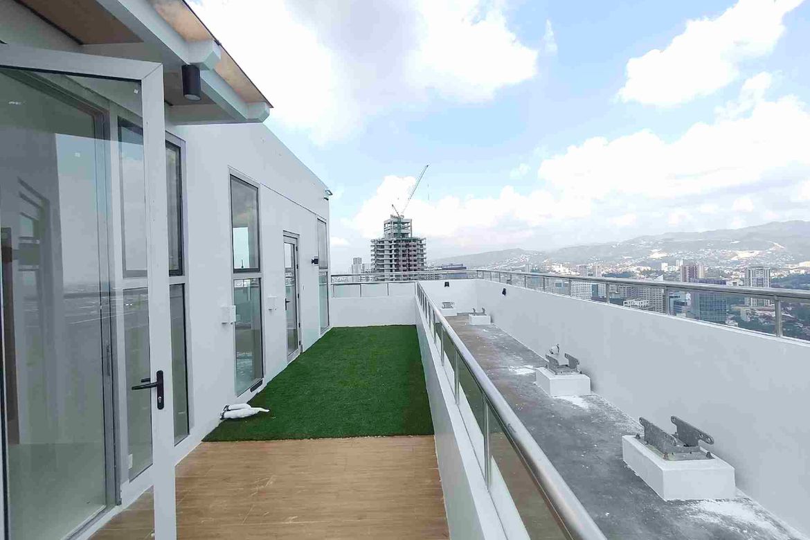 3 Bedroom Condo for Sale in Taft East Gate Cebu, Luz, Cebu City, Cebu