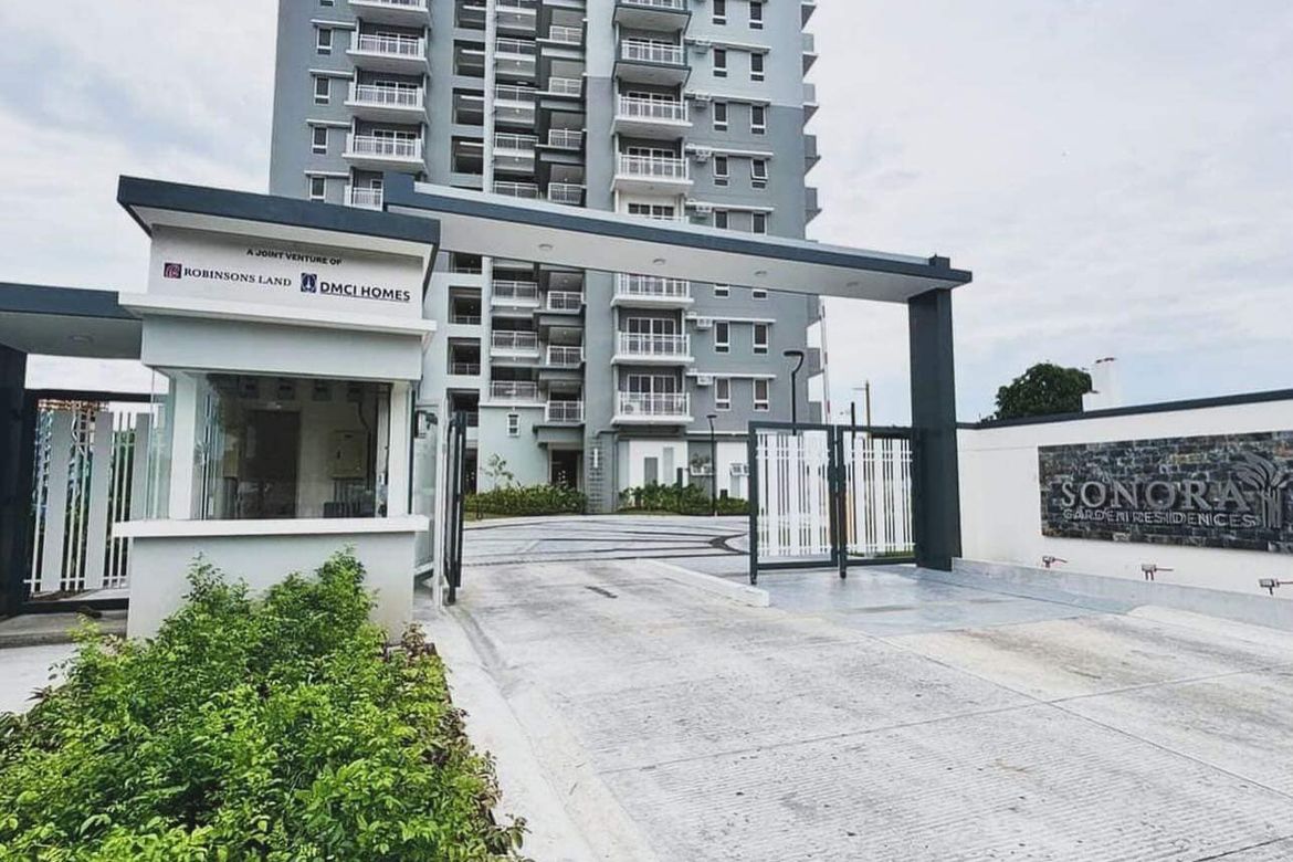 3 Bedroom Condo for Sale in Talon Tres, Las Piñas, Metro Manila