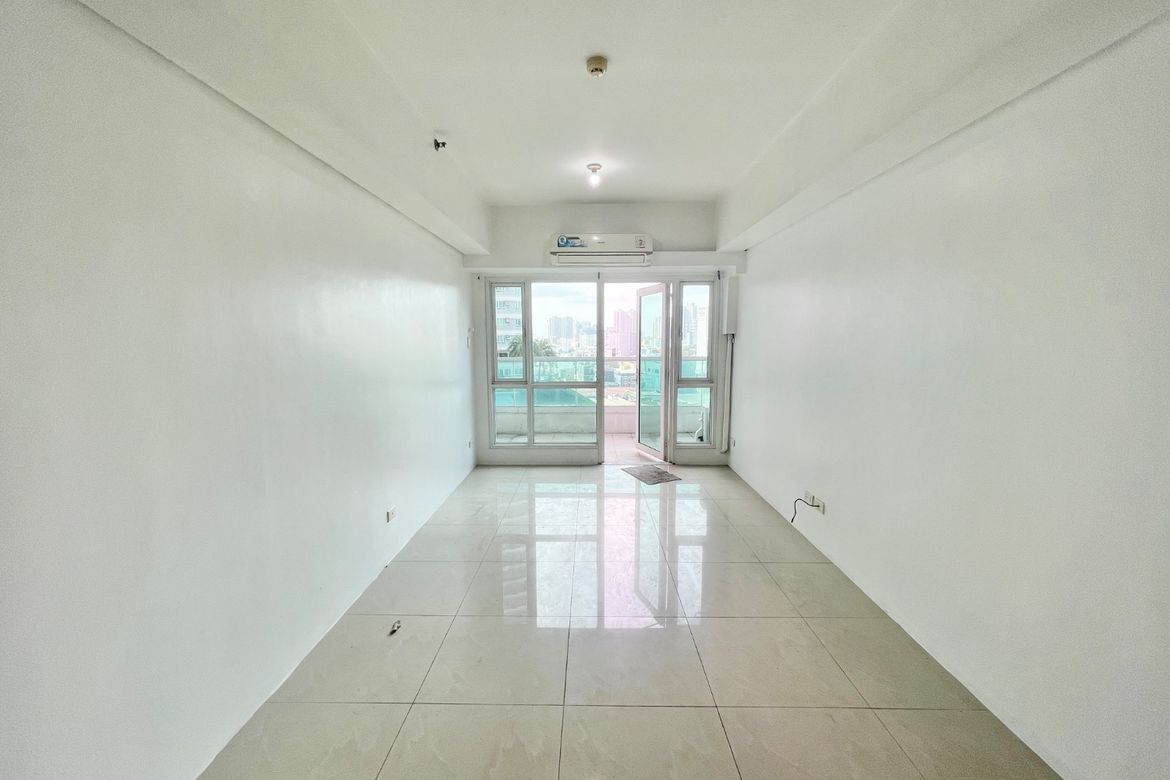 3 Bedroom Condo for Sale in The Beacon, Bangkal, Makati City near MRT-3 Magallanes – photo 3