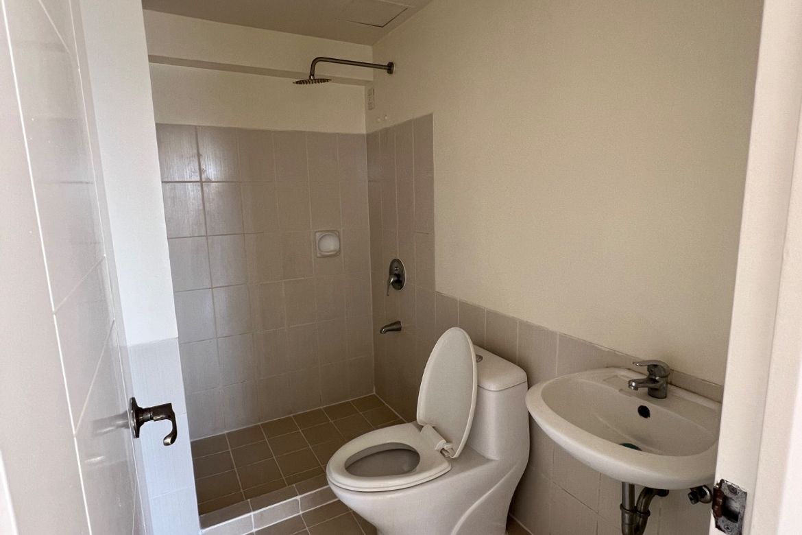 3 Bedroom Condo for Sale in The Erin Heights, Matandang Balara, Quezon City, Metro Manila – photo 2