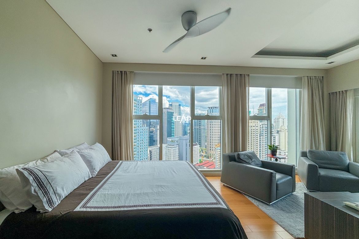 3 Bedroom Condo for Sale in THE GRAND MIDORI MAKATI, San Lorenzo, Makati City – photo 2