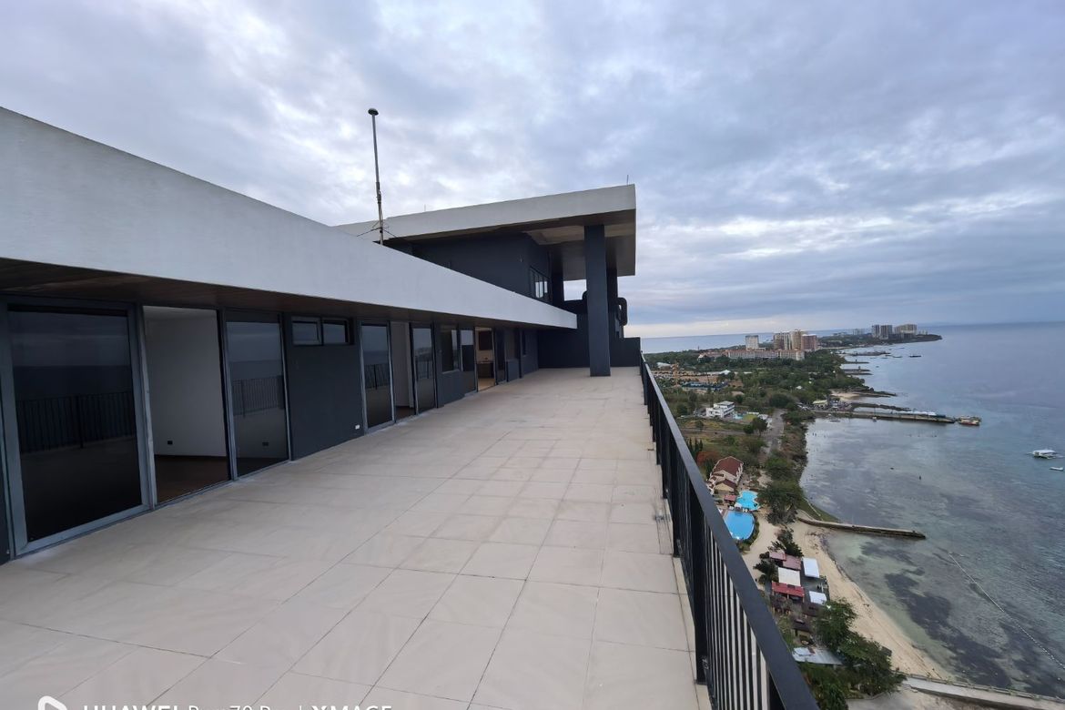 3 Bedroom Condo for Sale in The Reef Mactan, Mactan, Lapu-Lapu, Cebu – photo 6
