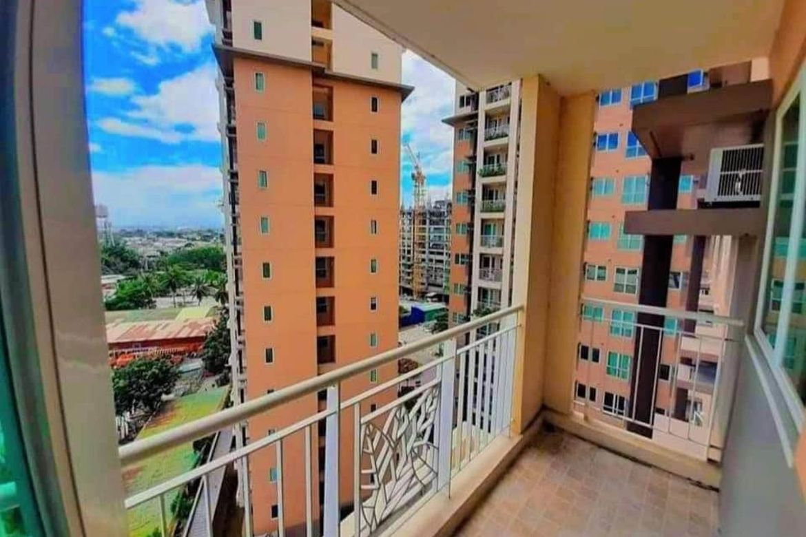 3 Bedroom Condo for Sale in The Rochester, San Joaquin, Pasig, Metro Manila