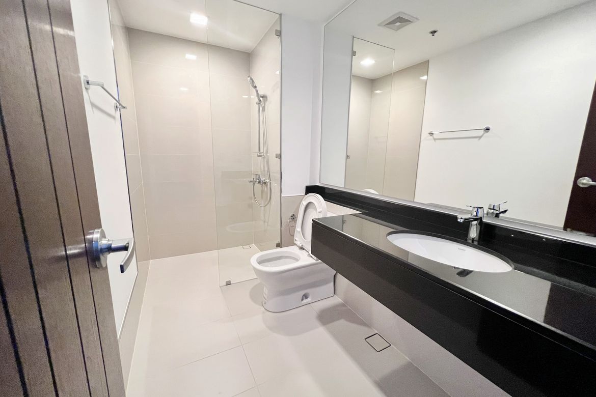 3 Bedroom Condo for Sale in The Suites at One Bonifacio High Street, Pinagsama, Taguig, Metro Manila – photo 7