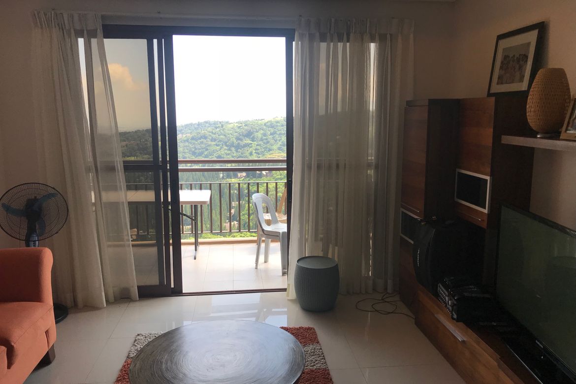 3 Bedroom Condo for Sale in The Woodridge at Tagaytay Highlands, Calabuso, Tagaytay, Cavite – photo 8