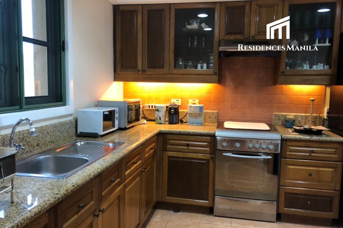 3 Bedroom Condo for Sale in The Woodridge at Tagaytay Highlands, Calabuso, Tagaytay, Cavite – photo 2