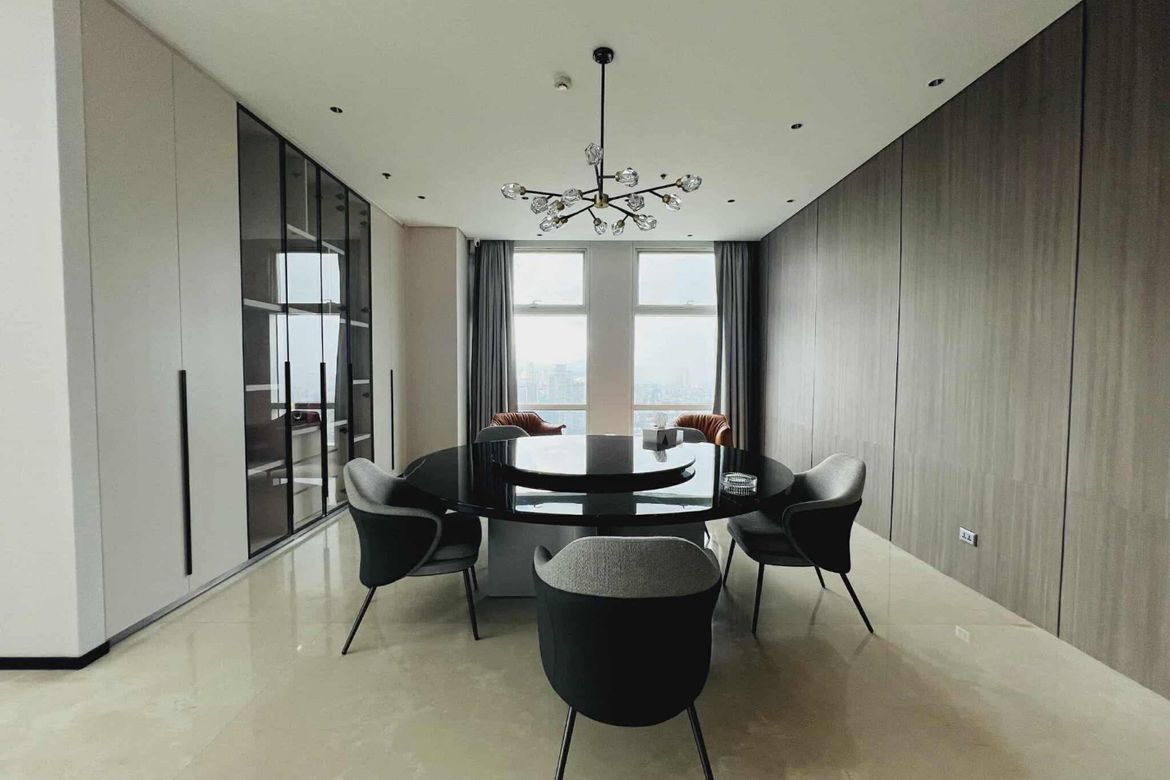 3 Bedroom Condo for Sale in Two Roxas Triangle, Urdaneta, Makati City near MRT-3 Buendia – photo 8