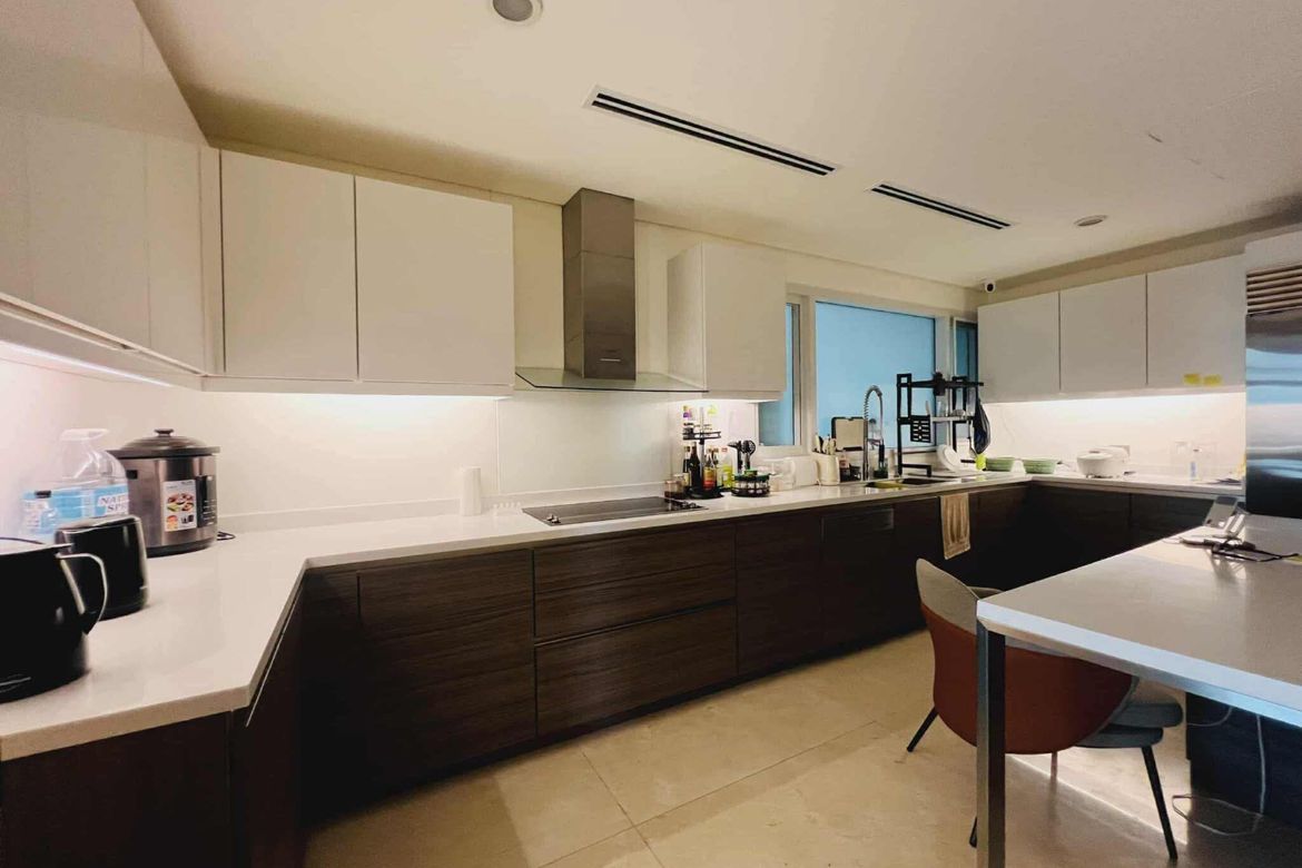 3 Bedroom Condo for Sale in Two Roxas Triangle, Urdaneta, Makati City near MRT-3 Buendia – photo 10
