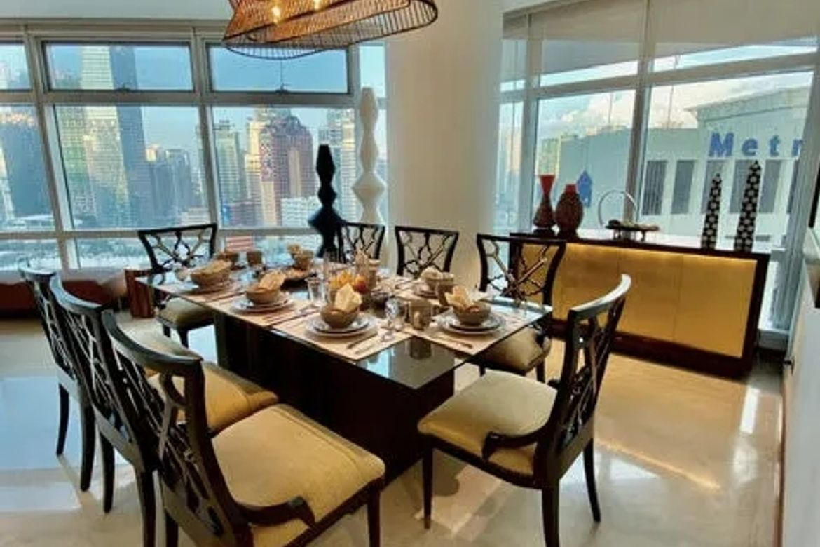 3 Bedroom Condo for Sale in Two Roxas Triangle, Urdaneta, Makati City near MRT-3 Buendia