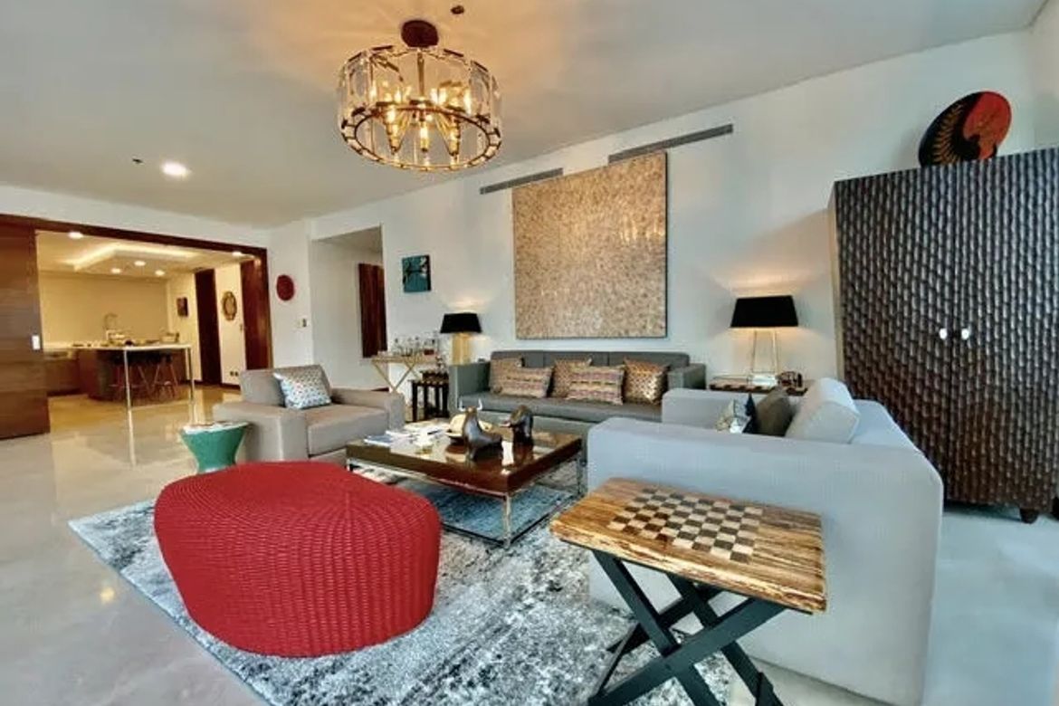 3 Bedroom Condo for Sale in Two Roxas Triangle, Urdaneta, Makati City near MRT-3 Buendia – photo 2