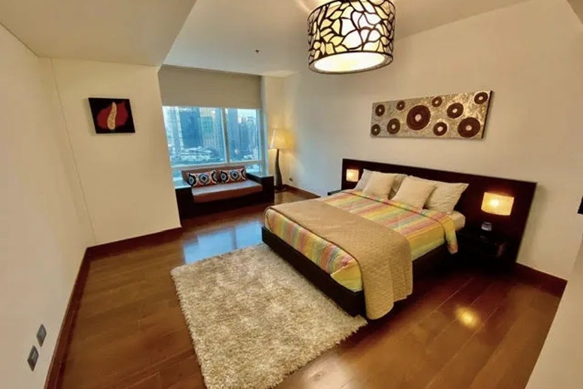 3 Bedroom Condo for Sale in Two Roxas Triangle, Urdaneta, Makati City near MRT-3 Buendia – photo 4