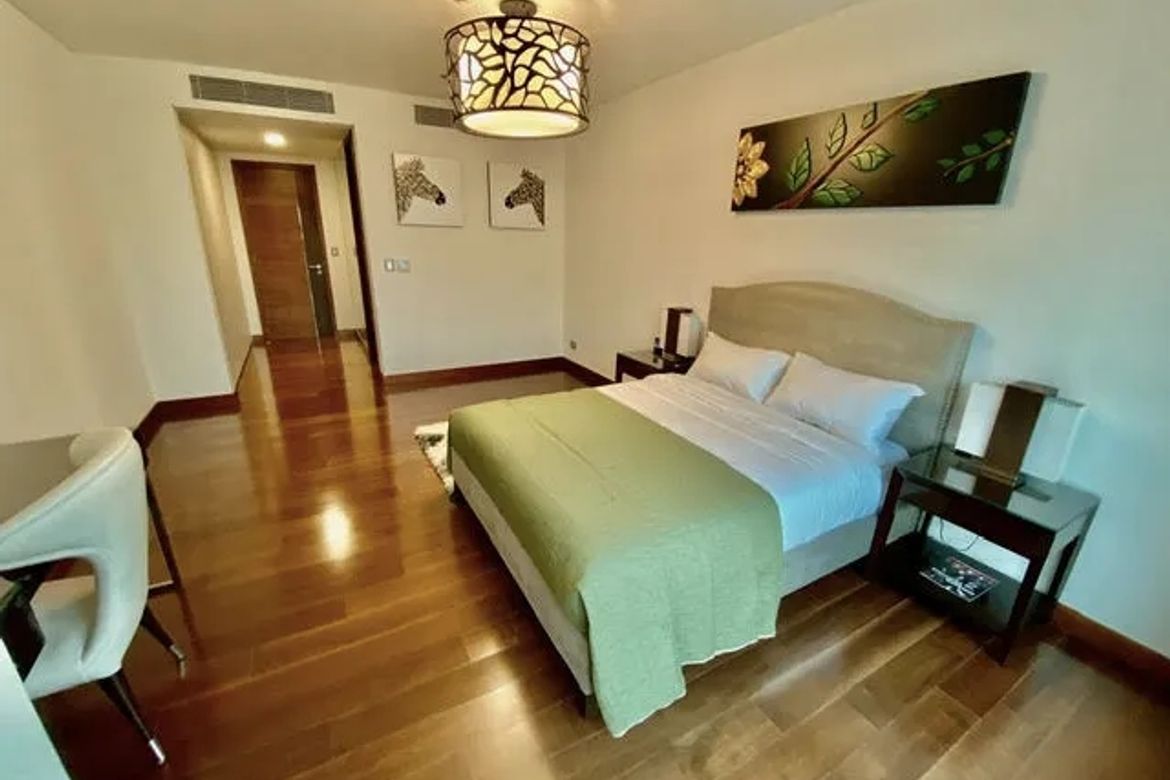 3 Bedroom Condo for Sale in Two Roxas Triangle, Urdaneta, Makati City near MRT-3 Buendia – photo 6