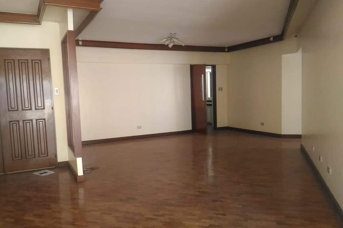 3 Bedroom Condo for Sale in Urdaneta, Makati City near MRT-3 Ayala – photo 3
