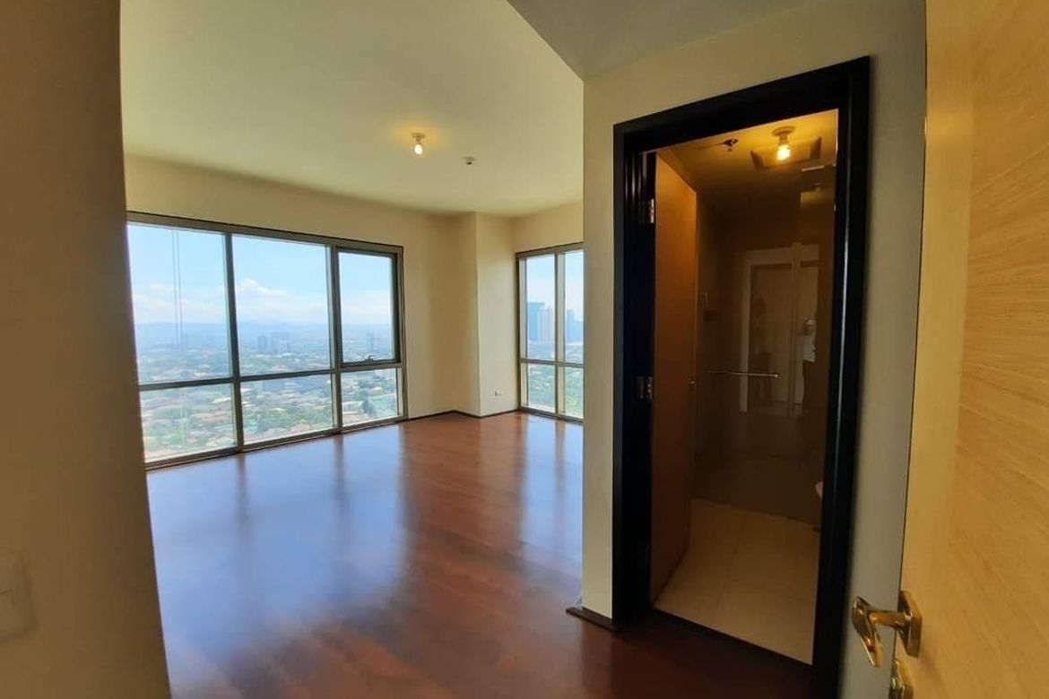 3 Bedroom Condo for Sale in Viridian in Greenhills, Greenhills, San Juan, Metro Manila near MRT-3 Santolan