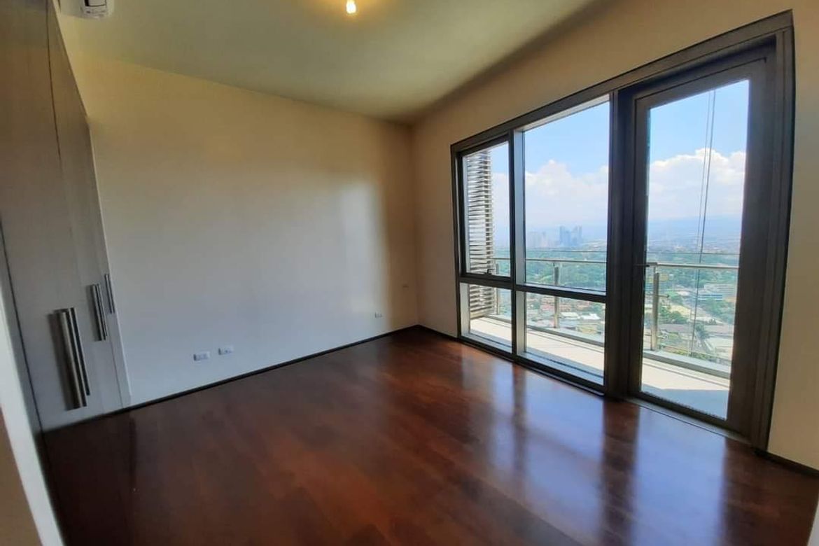 3 Bedroom Condo for Sale in Viridian in Greenhills, Greenhills, San Juan, Metro Manila near MRT-3 Santolan – photo 3