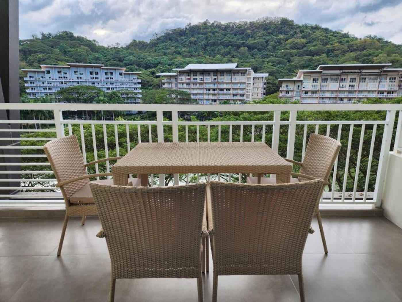 3-Bedroom Condo Unit for Sale in Pico de Loro, Hamilo Coast, Nasugbu, Batangas – photo 6
