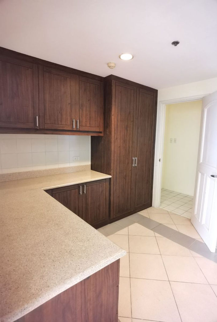 3-Bedroom Corner Condo Unit for Sale in One Balete, New Manila, Quezon City – photo 8