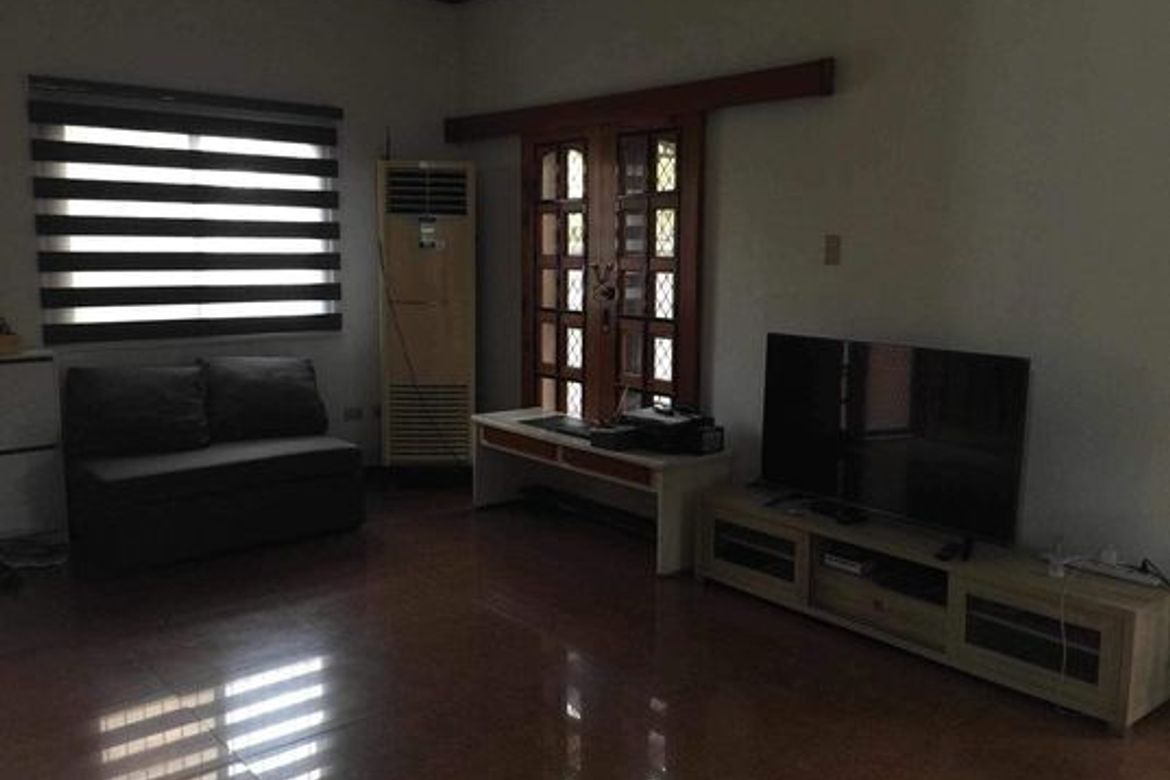 3 Bedroom House for Rent in Bacoor, Cavite photo 3
