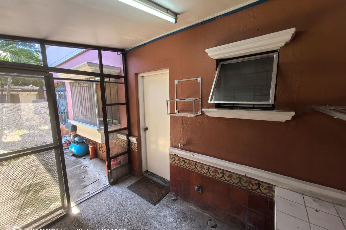 3 Bedroom House for Rent in Banilad, Mandaue, Cebu photo 8