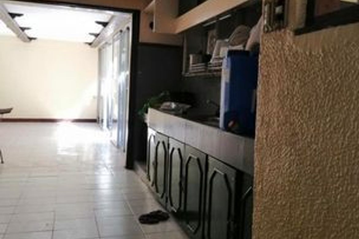 3 Bedroom House for Rent in Barangay 8, Pasay, Metro Manila near LRT-1 Gil Puyat photo 8