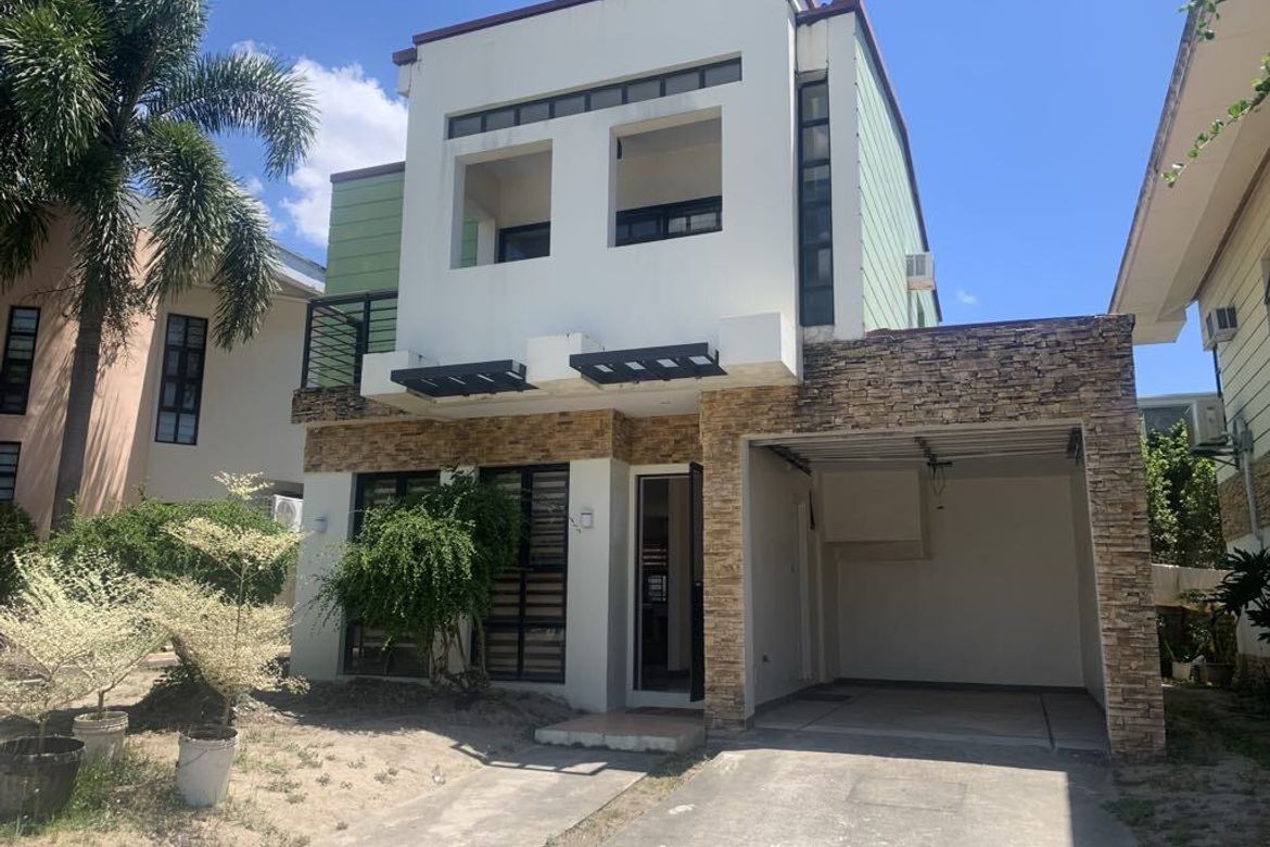 3 Bedroom House for Rent in Cutcut, Angeles, Pampanga