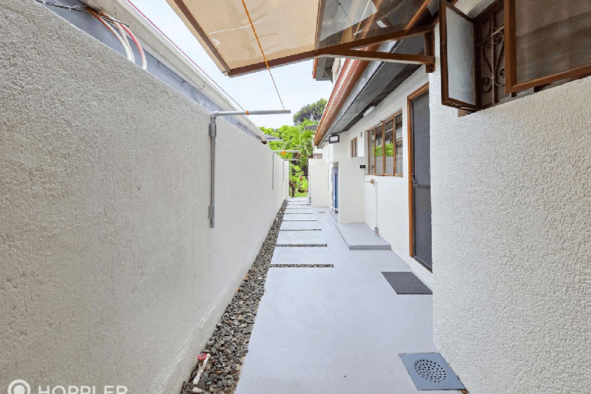 3 Bedroom House for Rent in Dasmariñas North, Makati, Metro Manila near MRT-3 Magallanes photo 7