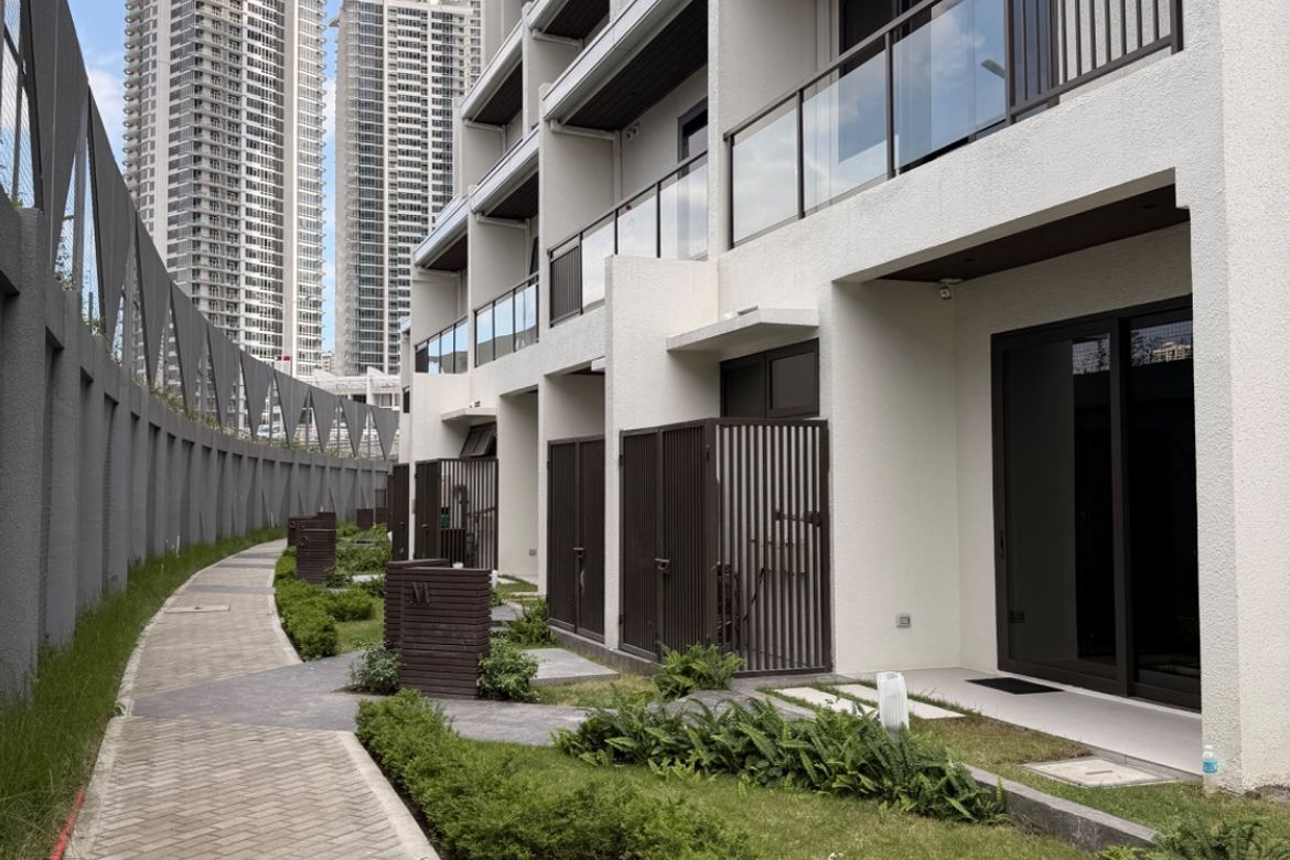 3 Bedroom House for Rent in Hulo, Mandaluyong, Metro Manila near MRT-3 Guadalupe photo 2