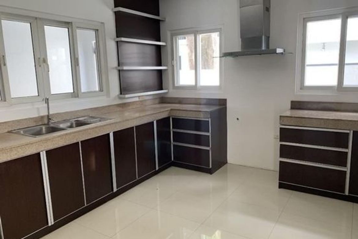 3 Bedroom House for Rent in Molino IV, Bacoor, Cavite photo 3